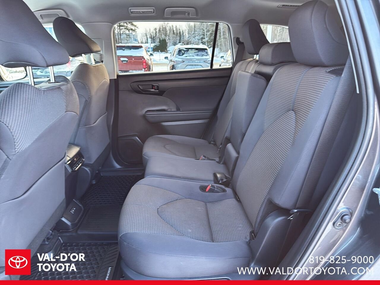 Toyota Highlander LE AWD LE AWD 2024 Gris Val-d'Or - photo #8