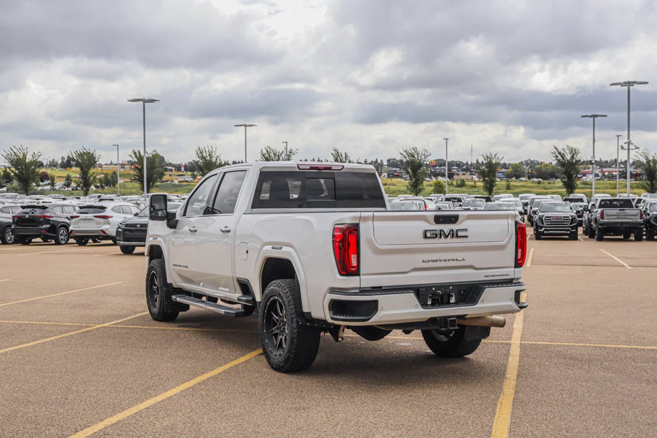 2023 GMC Sierra 2500HD 4WD Crew Cab 159 Denali White Sherwood Park - photo #5