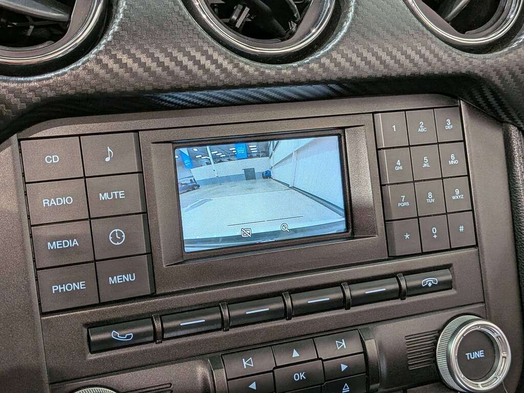 2015 Ford Mustang 2dr Conv V6 White Val-David - photo #2