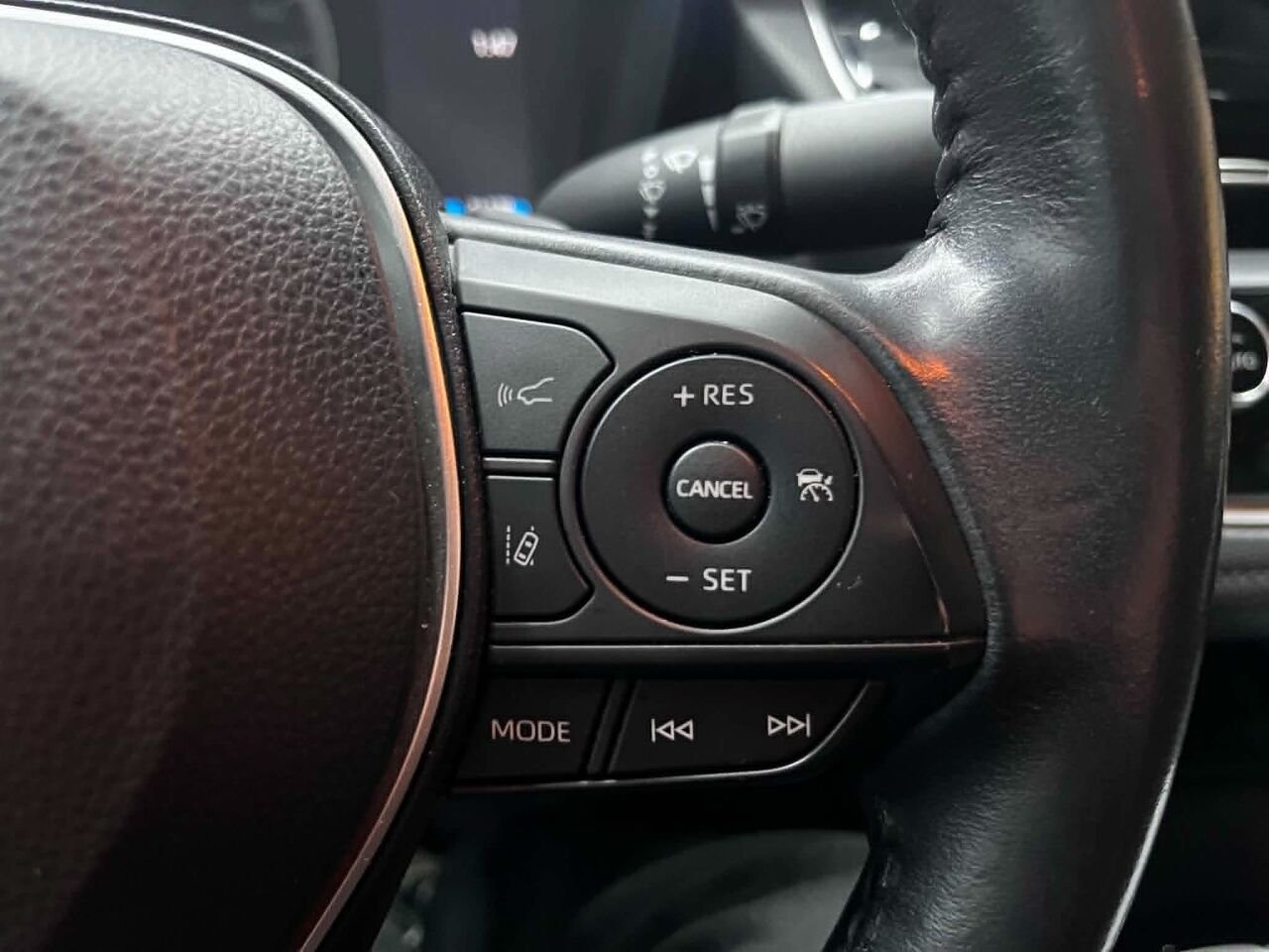 2022 Toyota Corolla Red Blainville - photo #20
