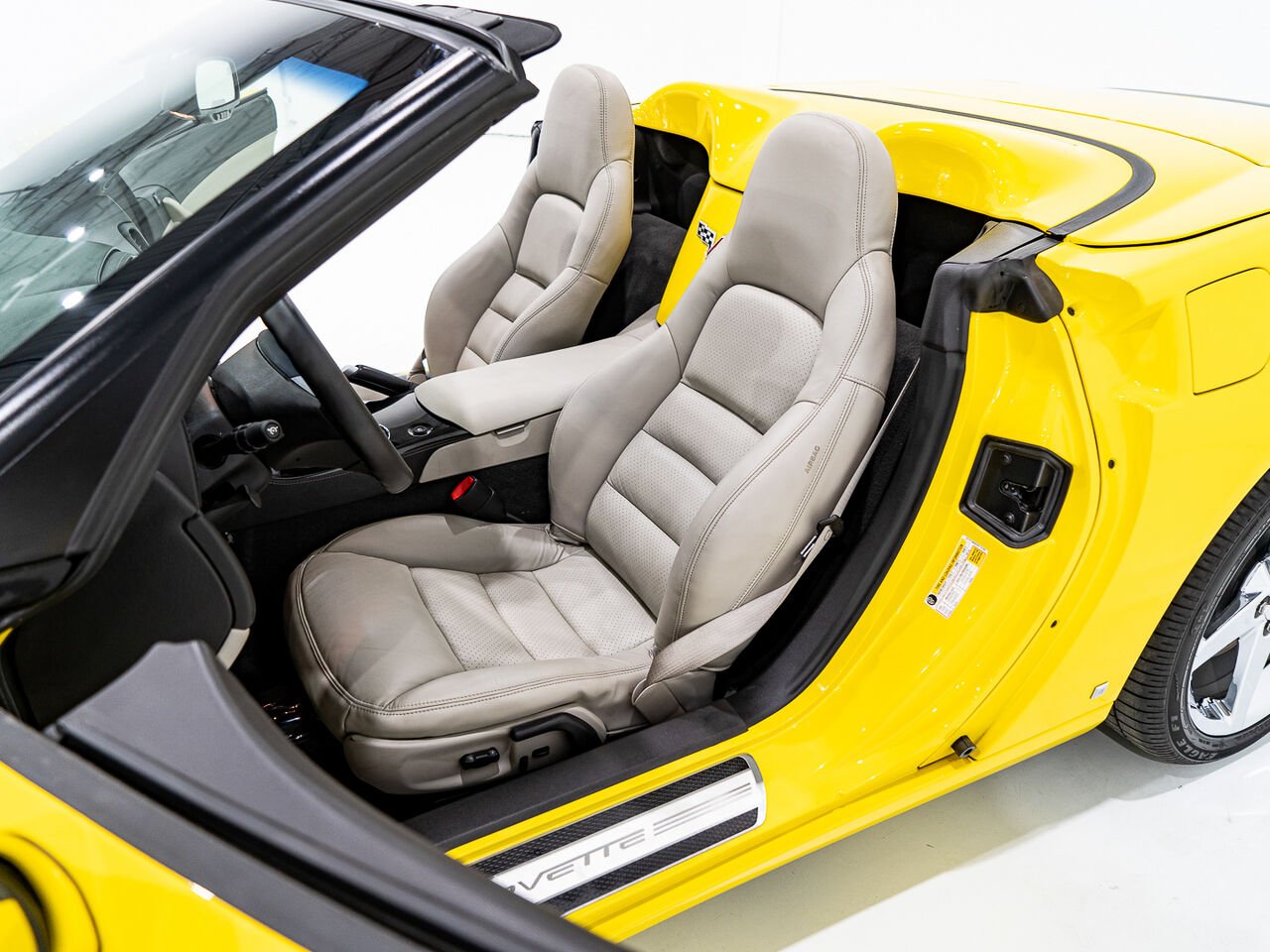 2008 Chevrolet Corvette With only 900km (563mi) From new with window sticker Yellow Kirkland - photo #27