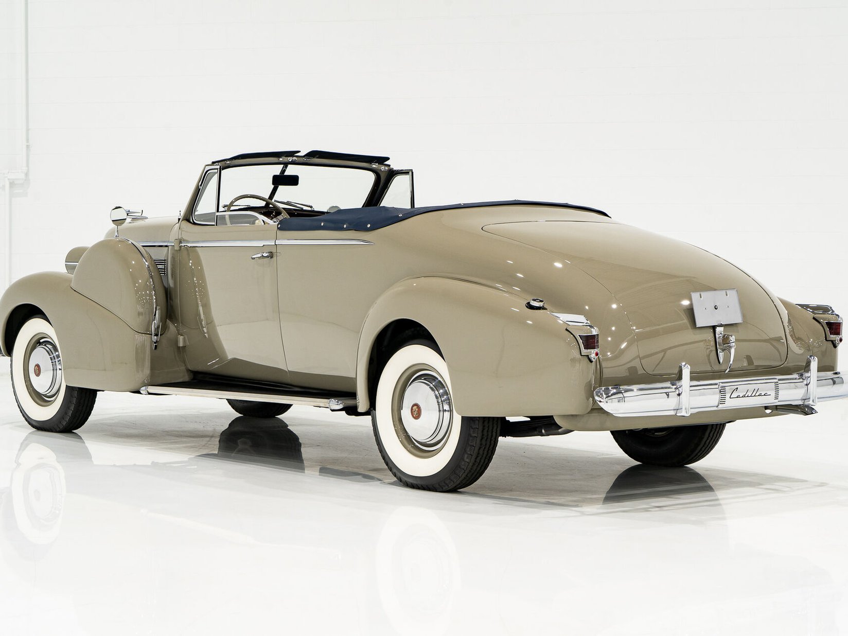 Cadillac Series 75 1 of 27 built. Former CCCA National first prize winner *PRICE IN USD* 1939 Brun Montréal - photo #49