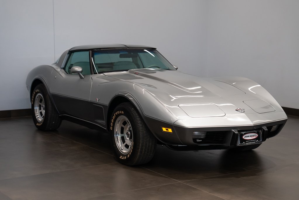 Chevrolet Corvette 1978 Argent Montréal - photo #2