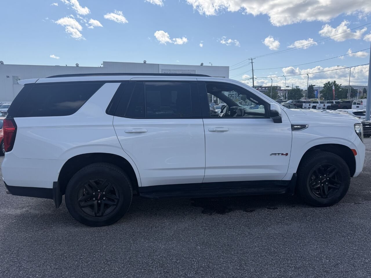 2023 GMC YUKON AT4 AT4 4 portes 4RM White Ottawa & Gatineau - photo #22