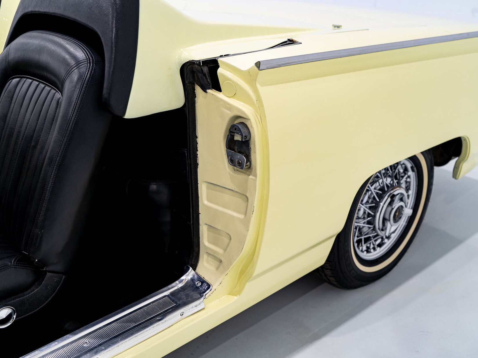 Ford Thunderbird Beautifully Presented From Older Restoration with original bill of sale 1962 Jaune Montréal - photo #75