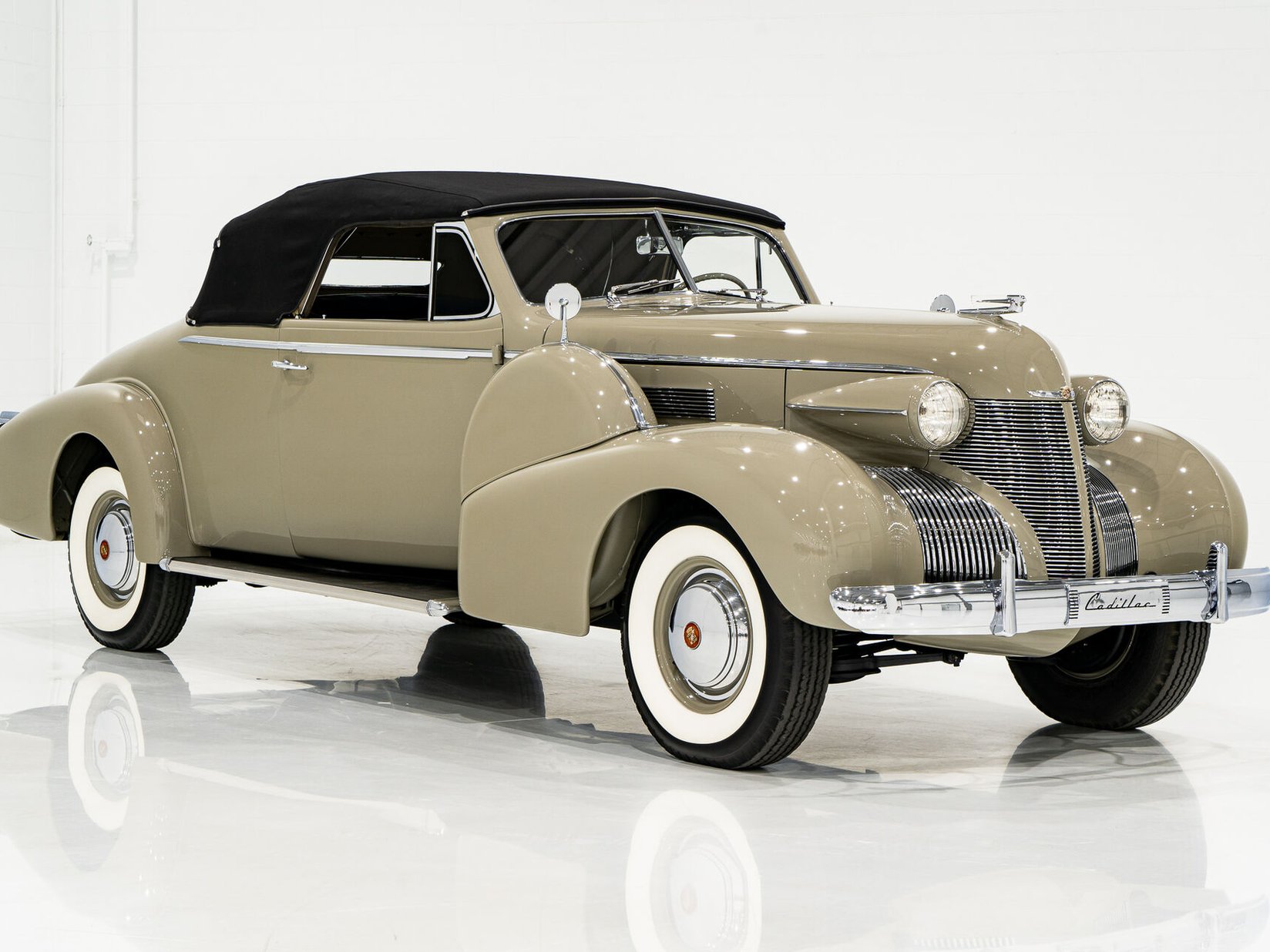 Cadillac Series 75 1 of 27 built. Former CCCA National first prize winner *PRICE IN USD* 1939 Brun Montréal - photo #41