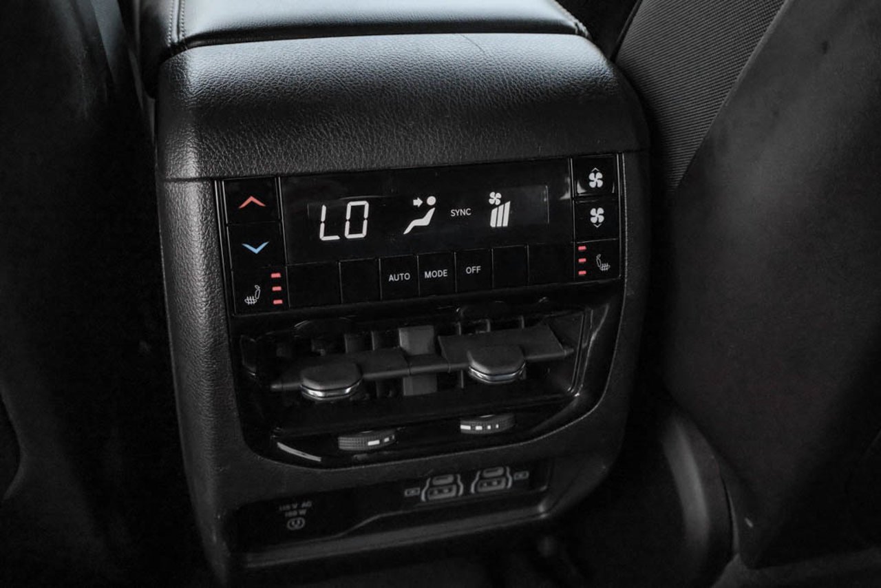 2024 Jeep Grand Cherokee L Limited 4x4 Blue Sherwood Park - photo #32
