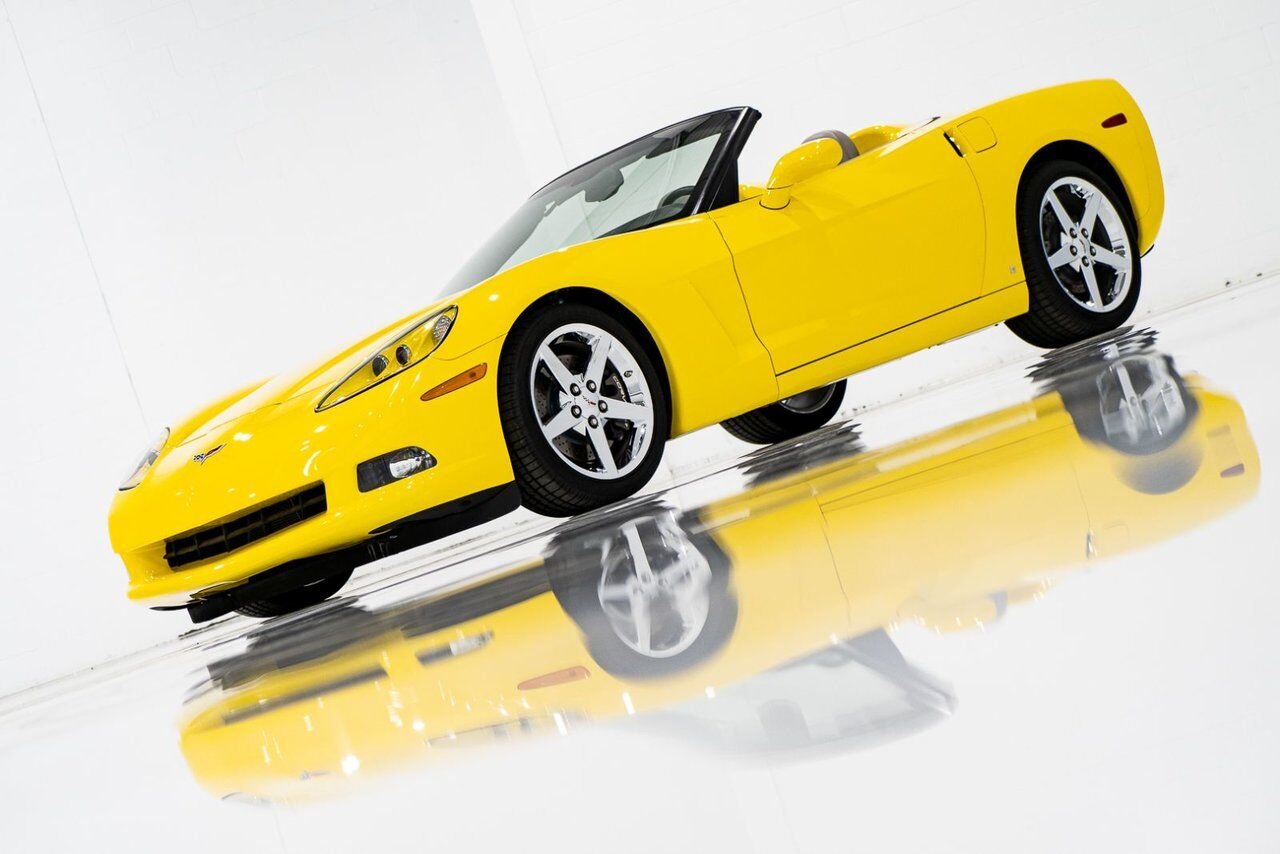 2008 Chevrolet Corvette PRIX EN USD | With Only 900km (563mi) From New With Window Sticker Yellow Montreal - photo #7