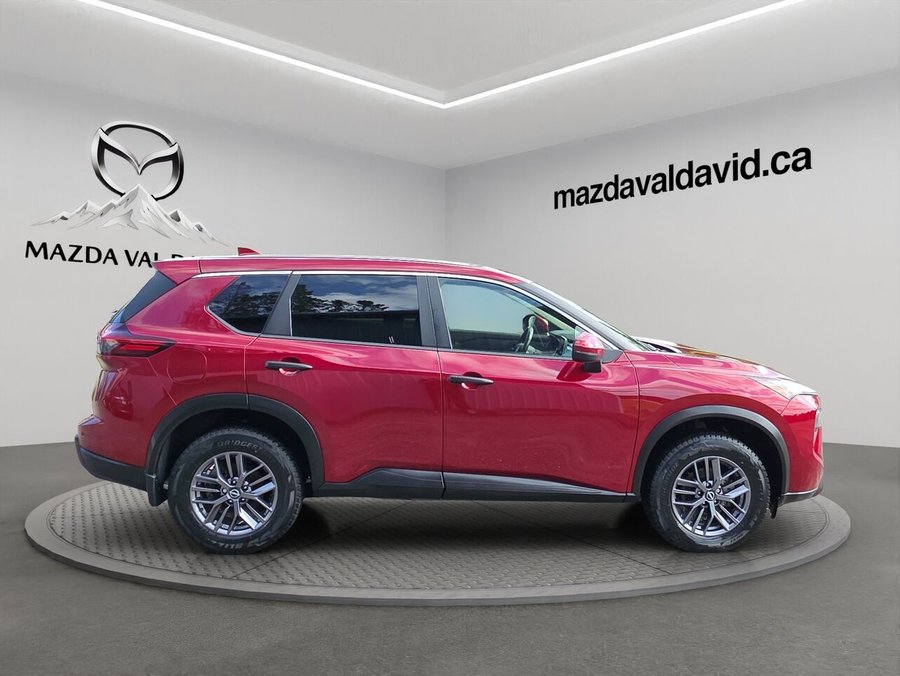 Nissan Rogue S TI AWD, Cruise control, Sièges chauffant, écran tactile 2024 Rouge