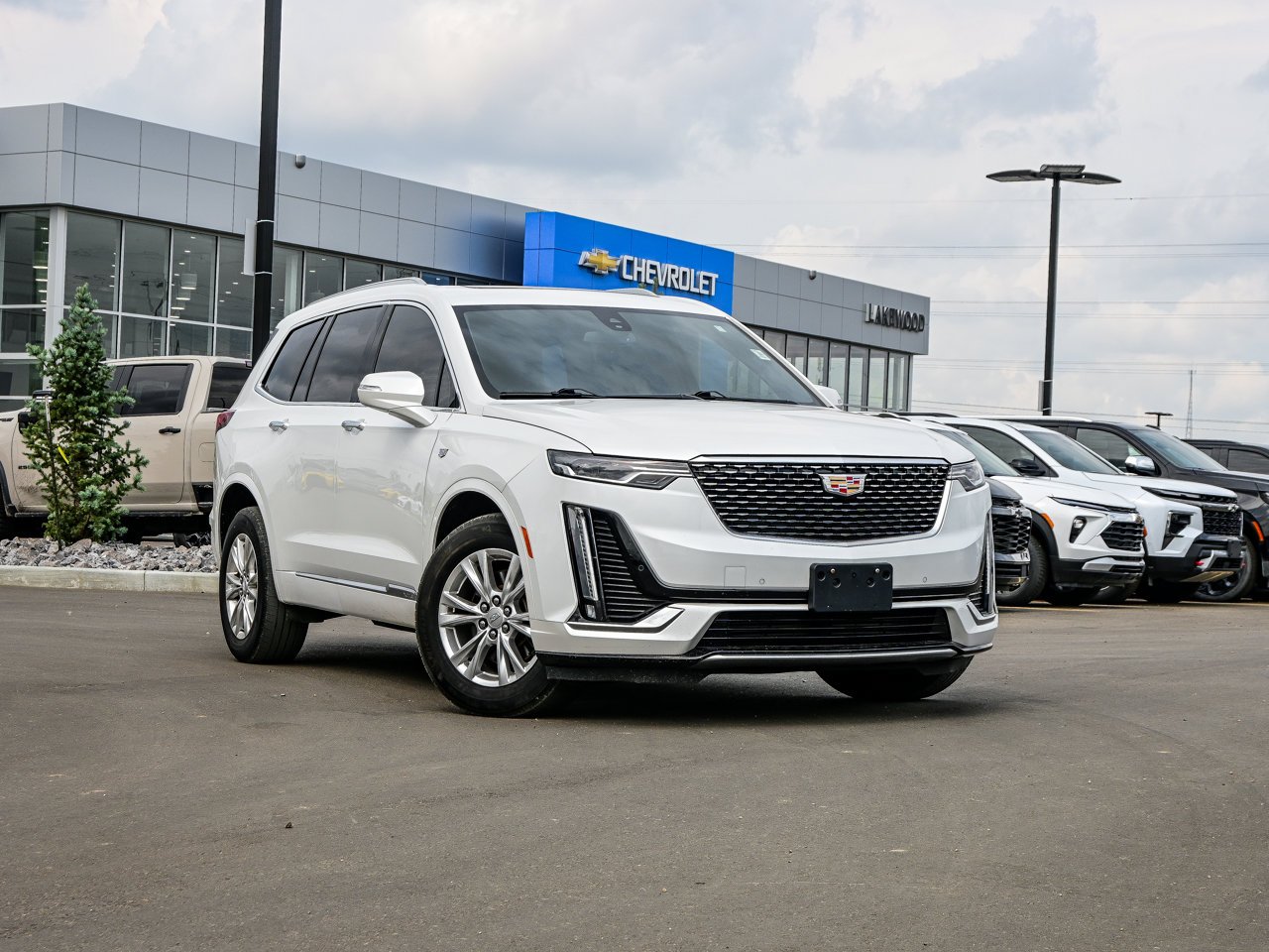 2024 Cadillac XT6 AWD 4dr Luxury White Sherwood Park - photo #1