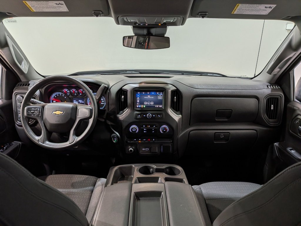 Chevrolet Silverado 1500 4WD Crew Cab 157" Custom 2022 Noir Val-David - photo #12