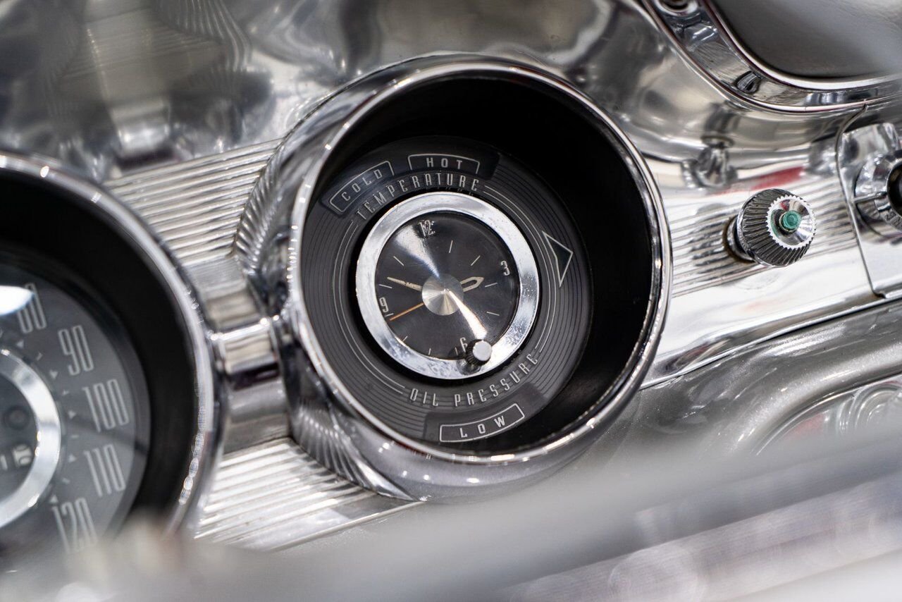 Pontiac PARISIENNE **PRIX EN USD** Fully restored with 261cu.in. and GM built sheet 1959 Blanc Montréal - photo #74