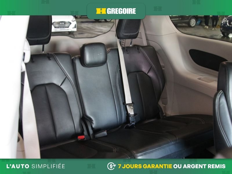 2023 Chrysler Pacifica White Saint-Eustache - photo #31