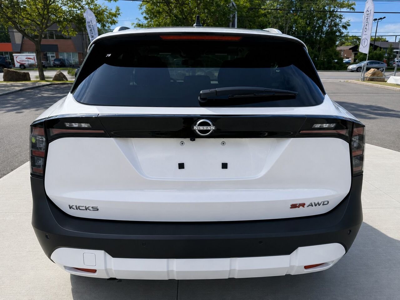 NISSAN Kicks KICKS SR PRIVILEGE 2026 Blanc d'Aspen triple couche/Noir intense Châteauguay - photo #4