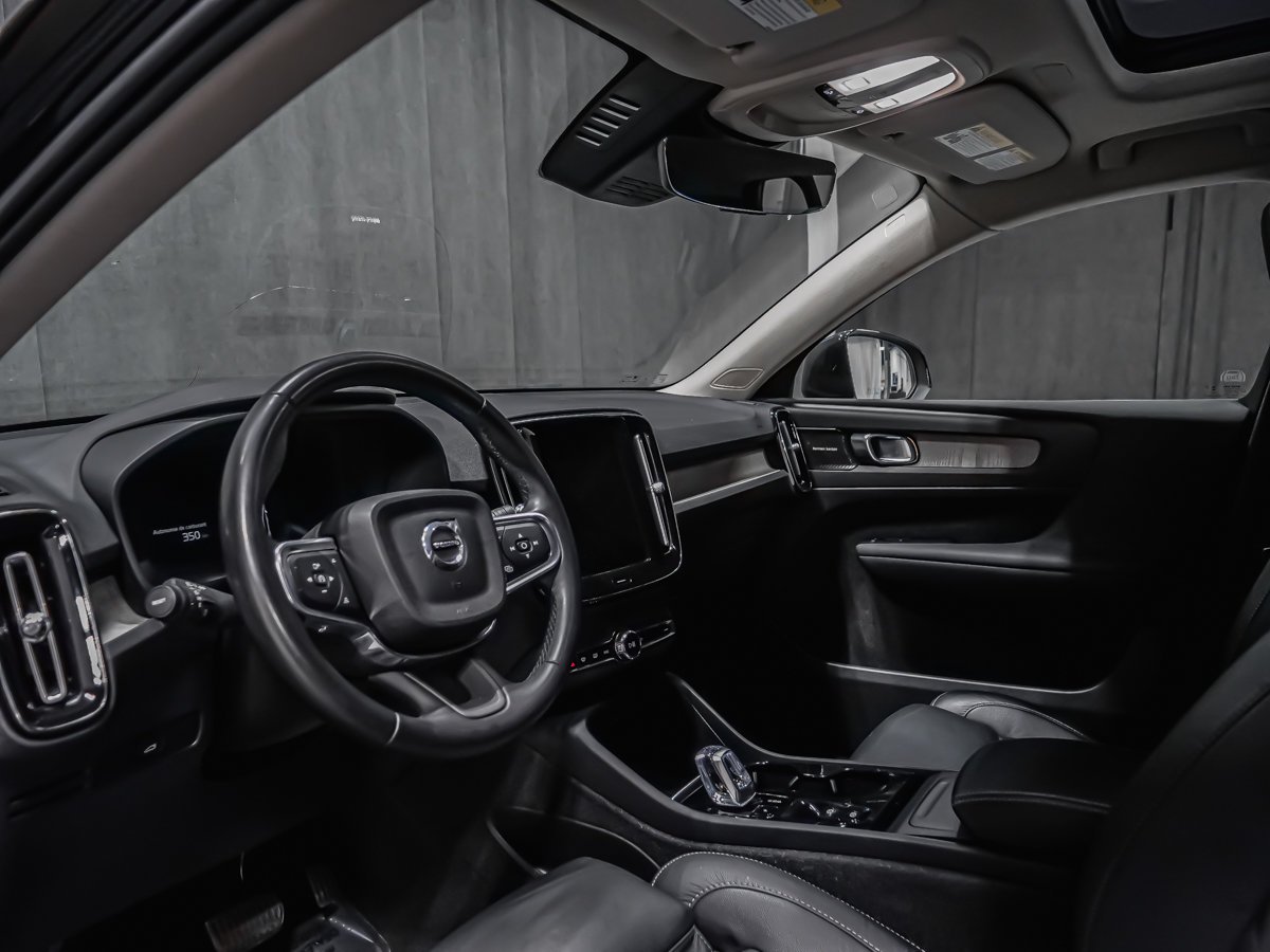 2023 Volvo XC40 B5 PLUS BRIGHT Black Montreal - photo #5