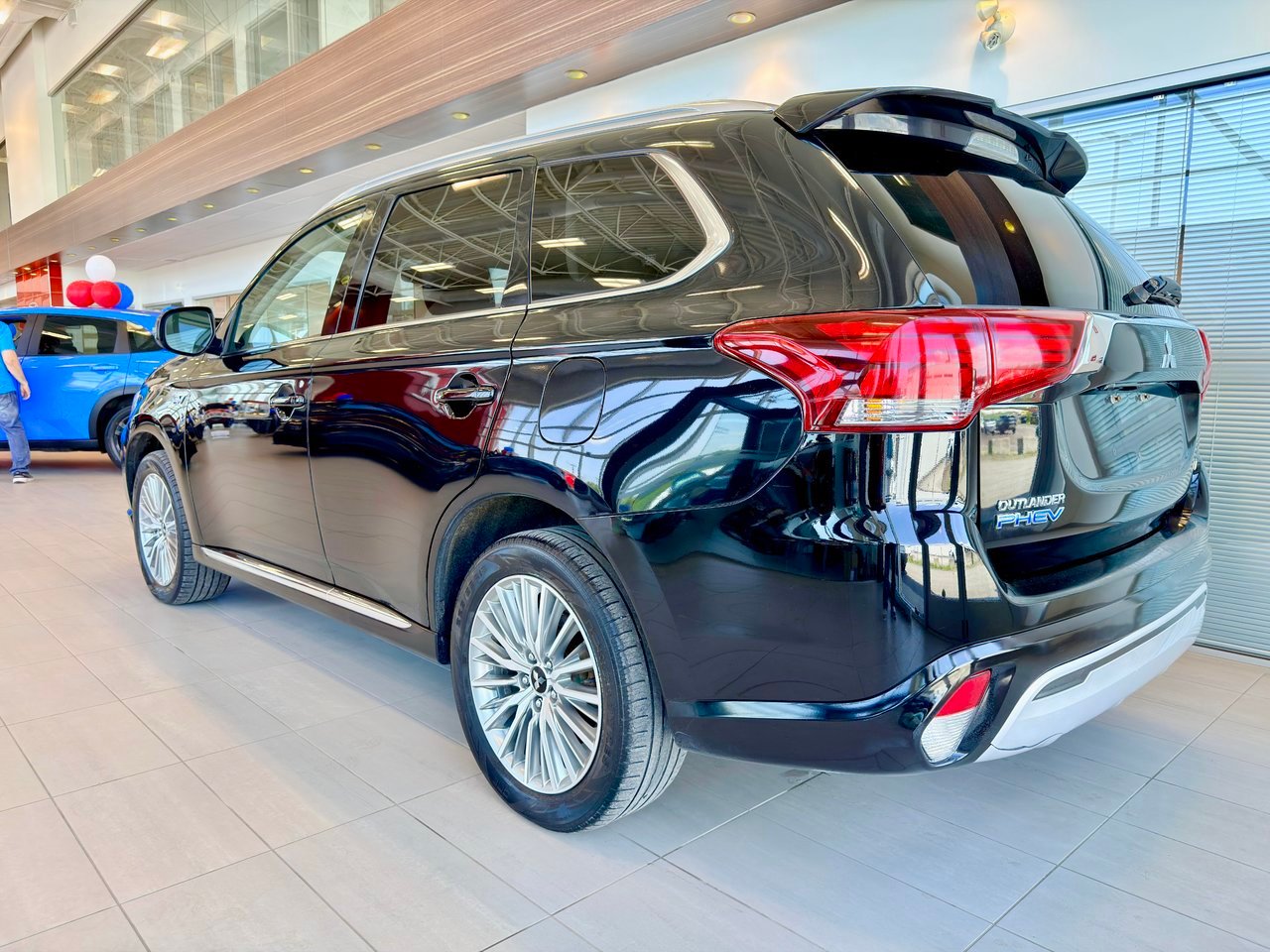 2020 Mitsubishi Outlander Plug-In Hybrid White Notre-Dame-des-Prairies - photo #9