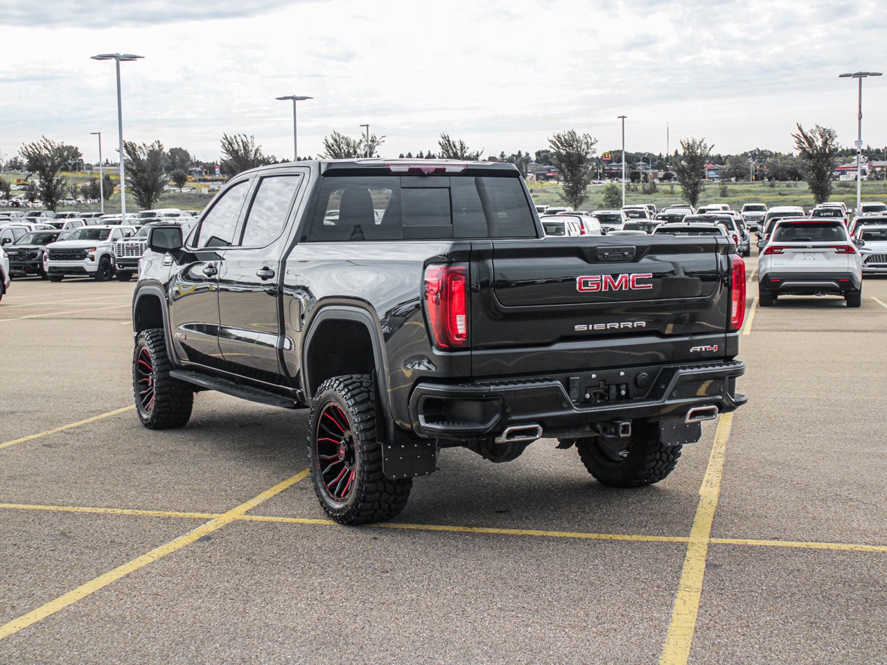 2022 GMC Sierra 1500 4WD Crew Cab 147 AT4 Black Sherwood Park - photo #5