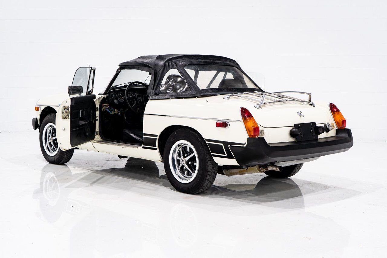 1979 MG B Beautifully presented from former complete restoration White Montreal - photo #65