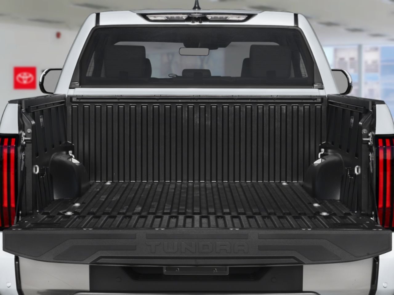2026 Toyota Tundra Magnetic Grey Metallic Mont-Laurier - photo #9