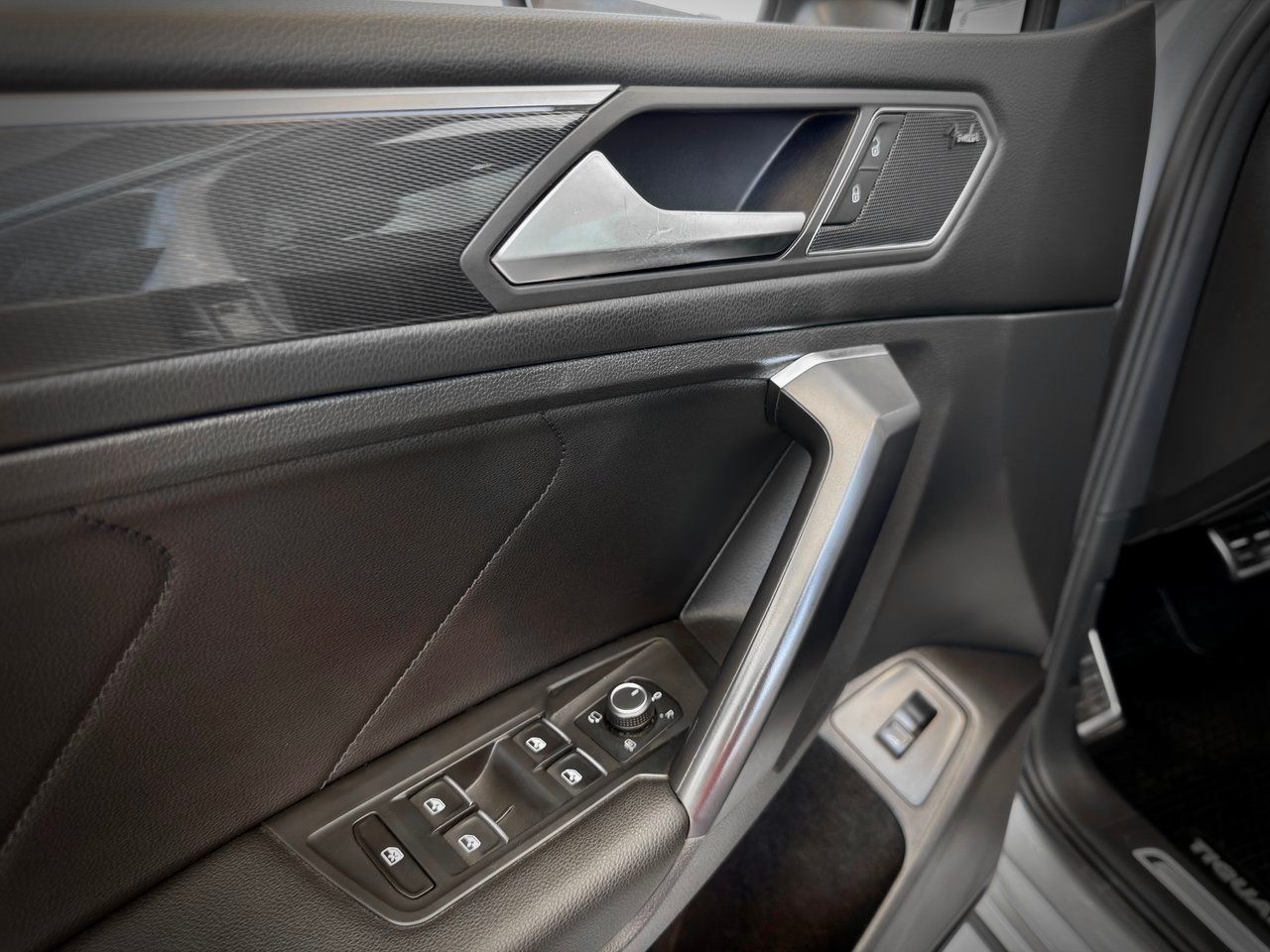 2021 Volkswagen Tiguan Silver Notre-Dame-des-Prairies - photo #34