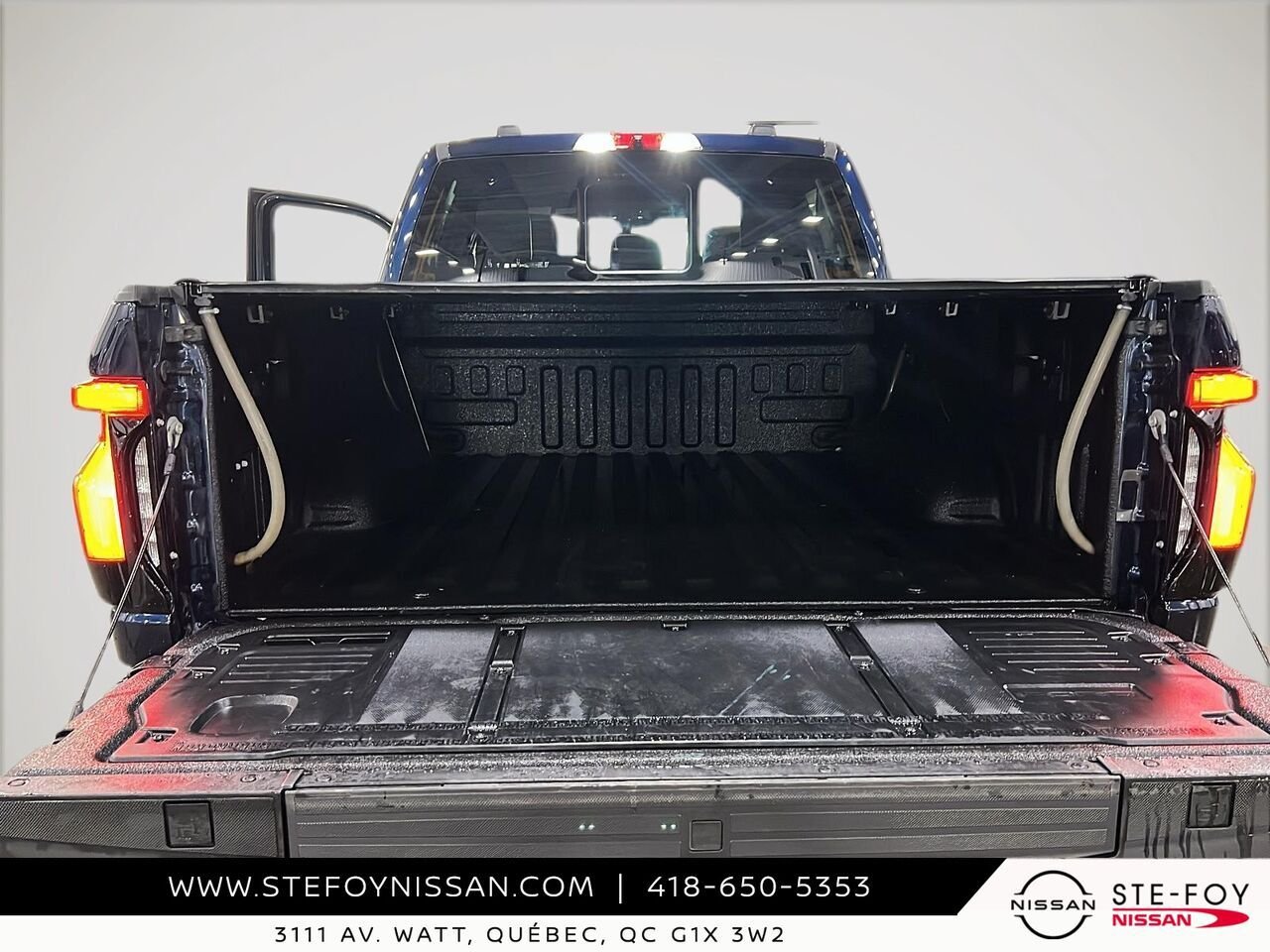 Ford F-150 Lightning GROUPE 510 A, standard range 2023 Bleu Ste-Foy - photo #16