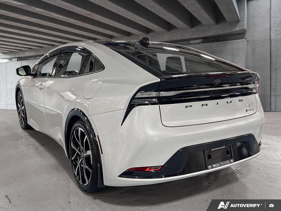 2025 Toyota Prius Plug-In Hybrid 2025 Wind Chill Pearl