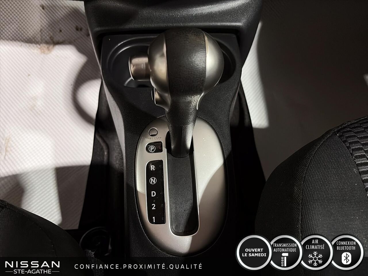 2017 Nissan Micra SV | AUTOMATIQUE | CLIMATISATION | JAMAIS ACCIDENTÉ Black Saint-Jérôme - photo #11