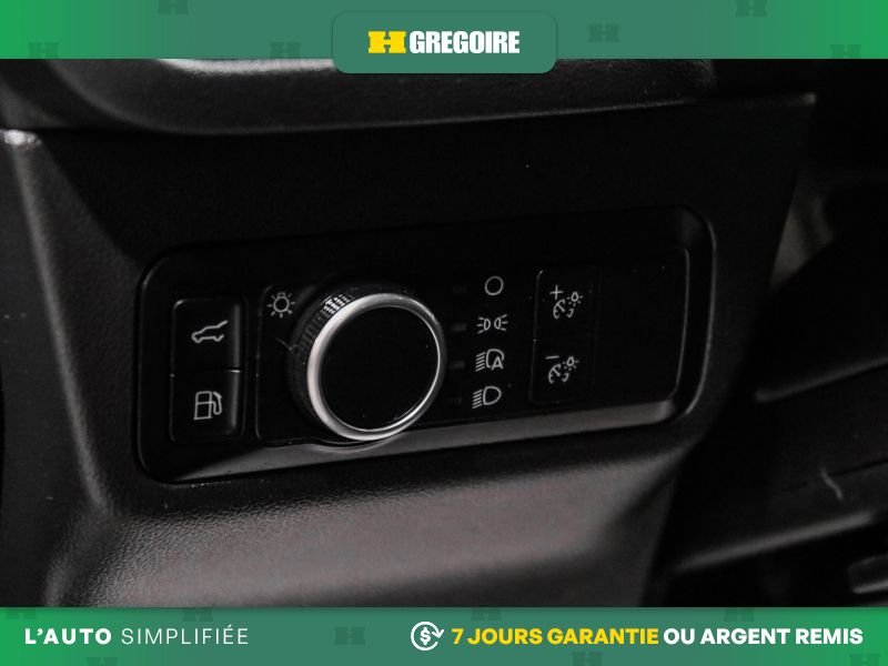 2025 Ford Escape Grey Laval - photo #16