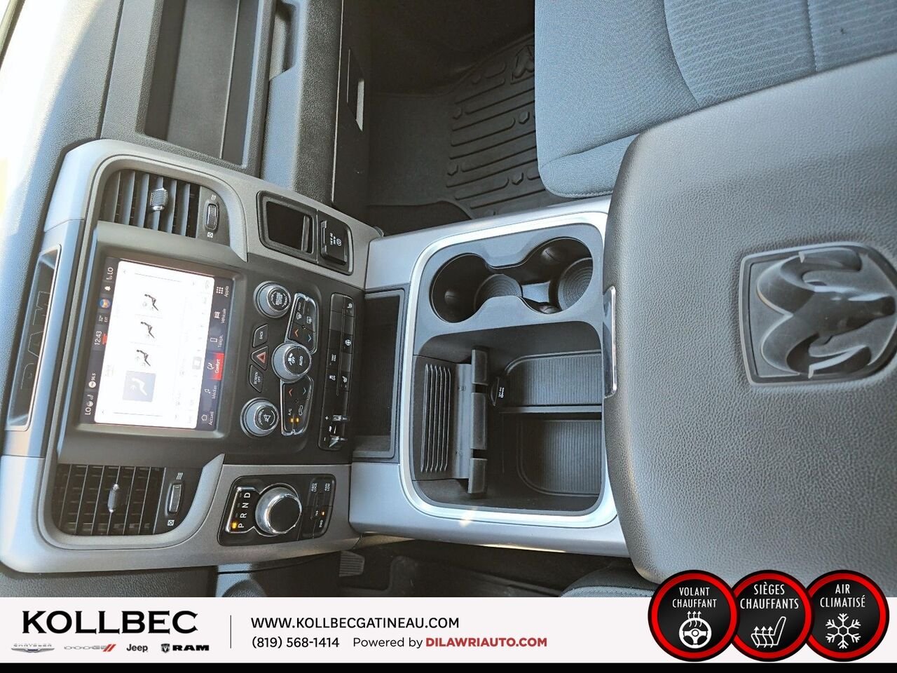 RAM 1500 CLASSIC Express Night Edition Crewcab 4x4 2023 Noir Ottawa & Gatineau - photo #2