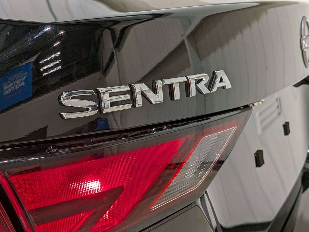 2024 Nissan Sentra SV CVT Black Val-David - photo #32