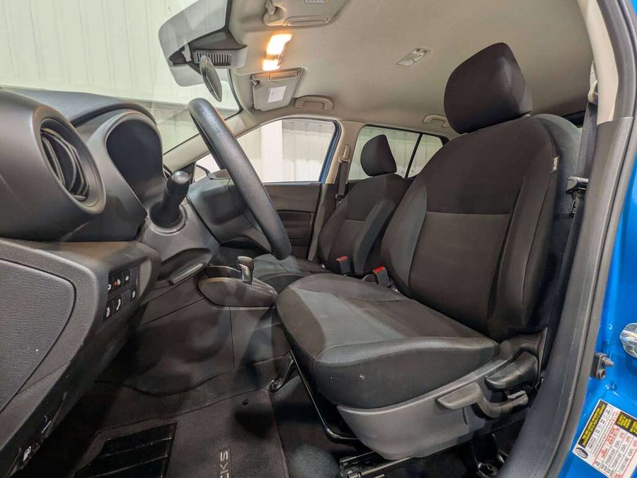 2024 Nissan Kicks Blue
