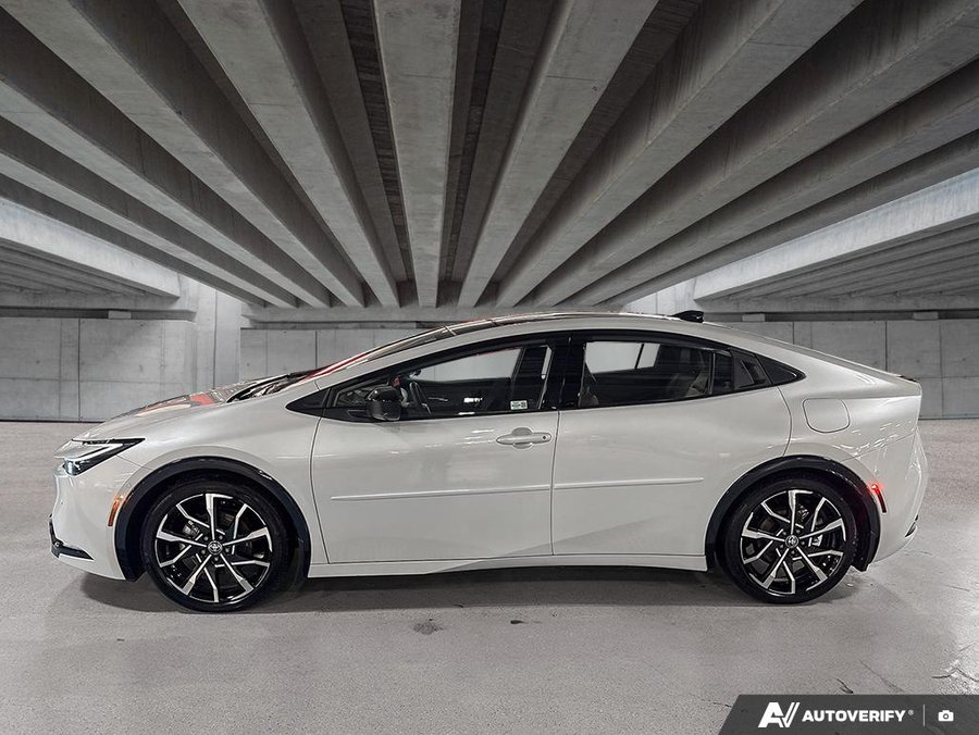 2025 Toyota Prius Plug-In Hybrid 2025 Wind Chill Pearl