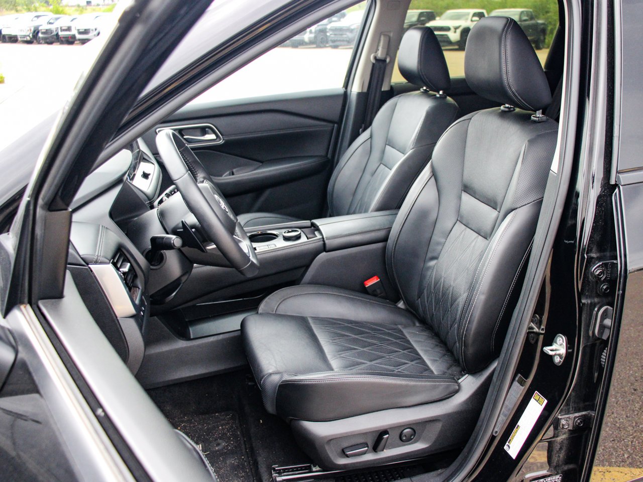 2024 Nissan Rogue AWD Platinum Black Sherwood Park - photo #28
