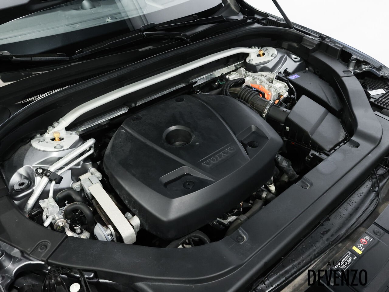 2020 Volvo XC60 Grey Saint-Eustache - photo #18