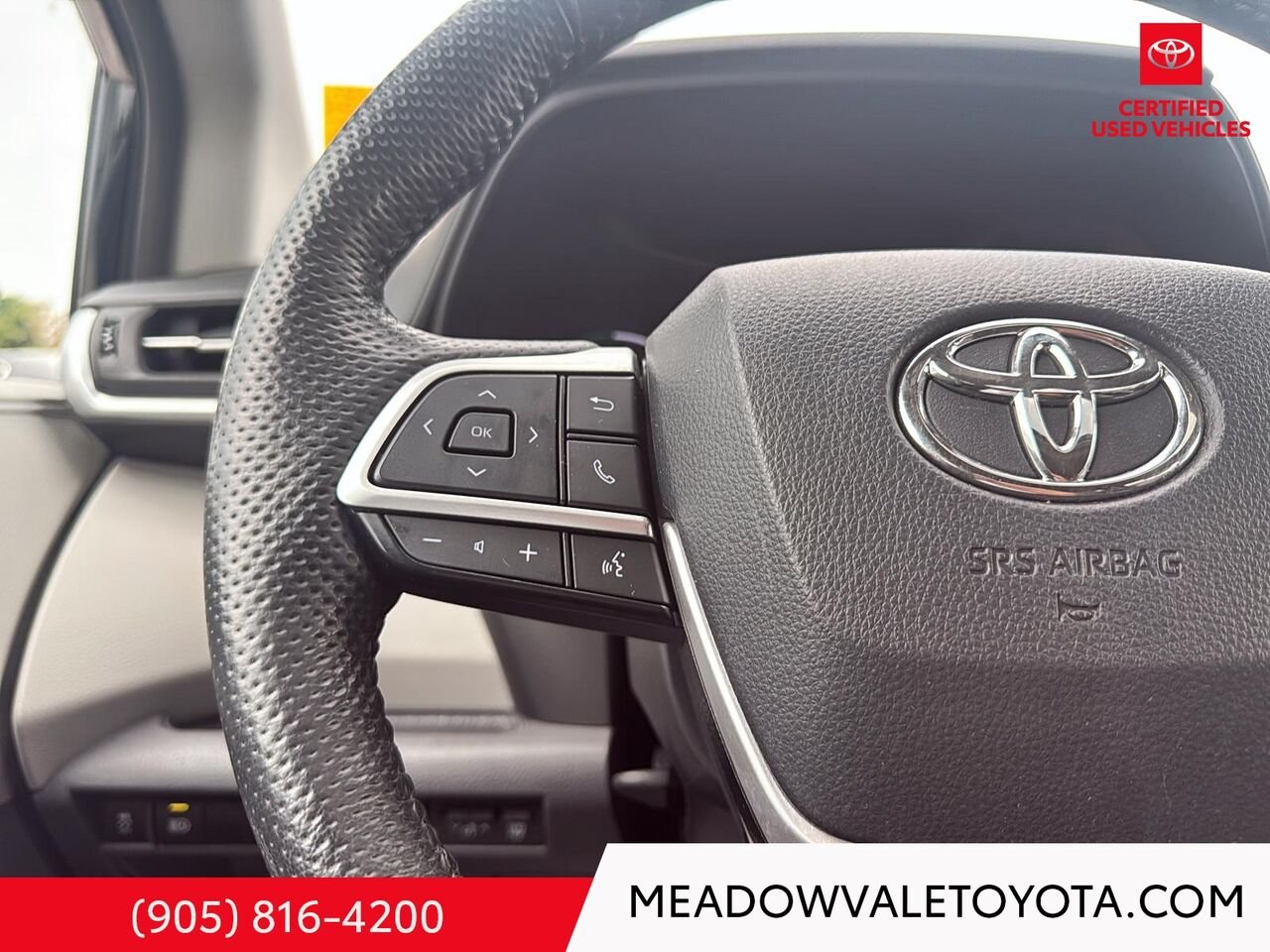 2024 Toyota Sienna One Owner, 4 New Tires, Midnight Black Metallic Mississauga - photo #13
