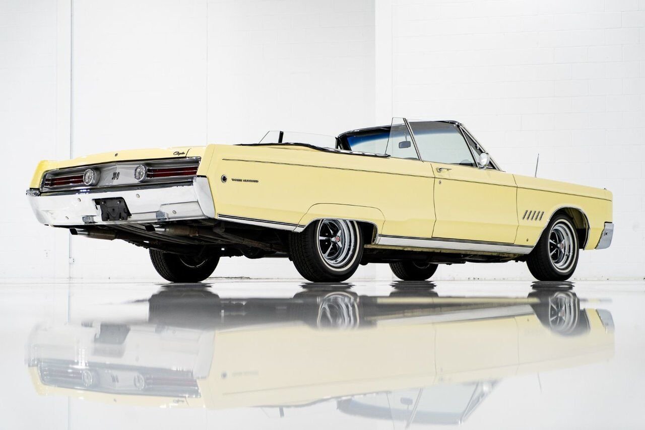 Chrysler 300 PRIX EN USD 440cu.in. Fully restored example 1968 Jaune Montréal - photo #31