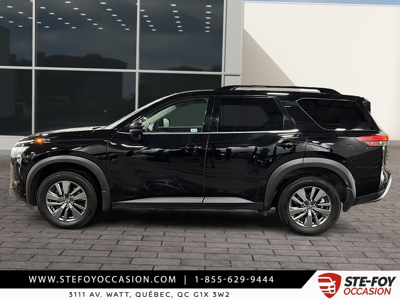 2024 Nissan Pathfinder Black Québec - photo #4