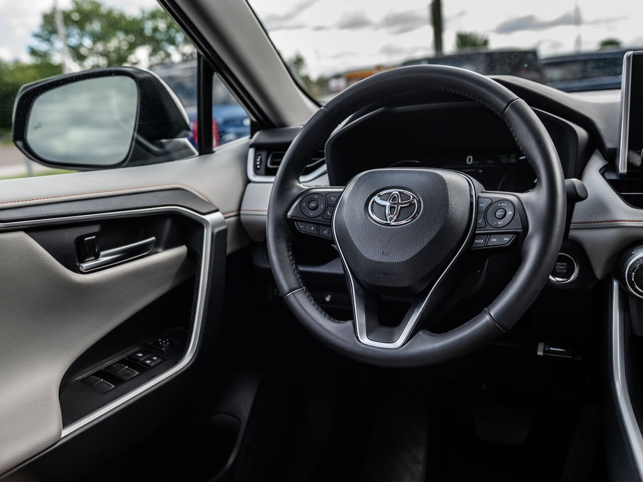 2025 Toyota RAV4 Green Sainte-Julienne - photo #28