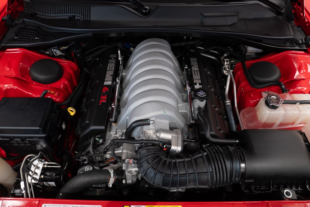 2010 Dodge Challenger Coupé 2 portes SRT8 MANUAL *PRICE IN USD* Red Kirkland - photo #12