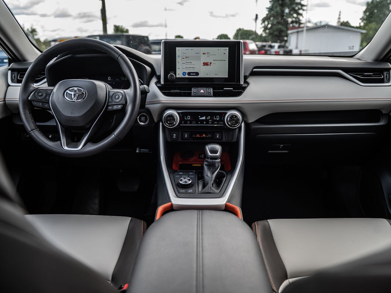 2025 Toyota RAV4 Green Sainte-Julienne - photo #27