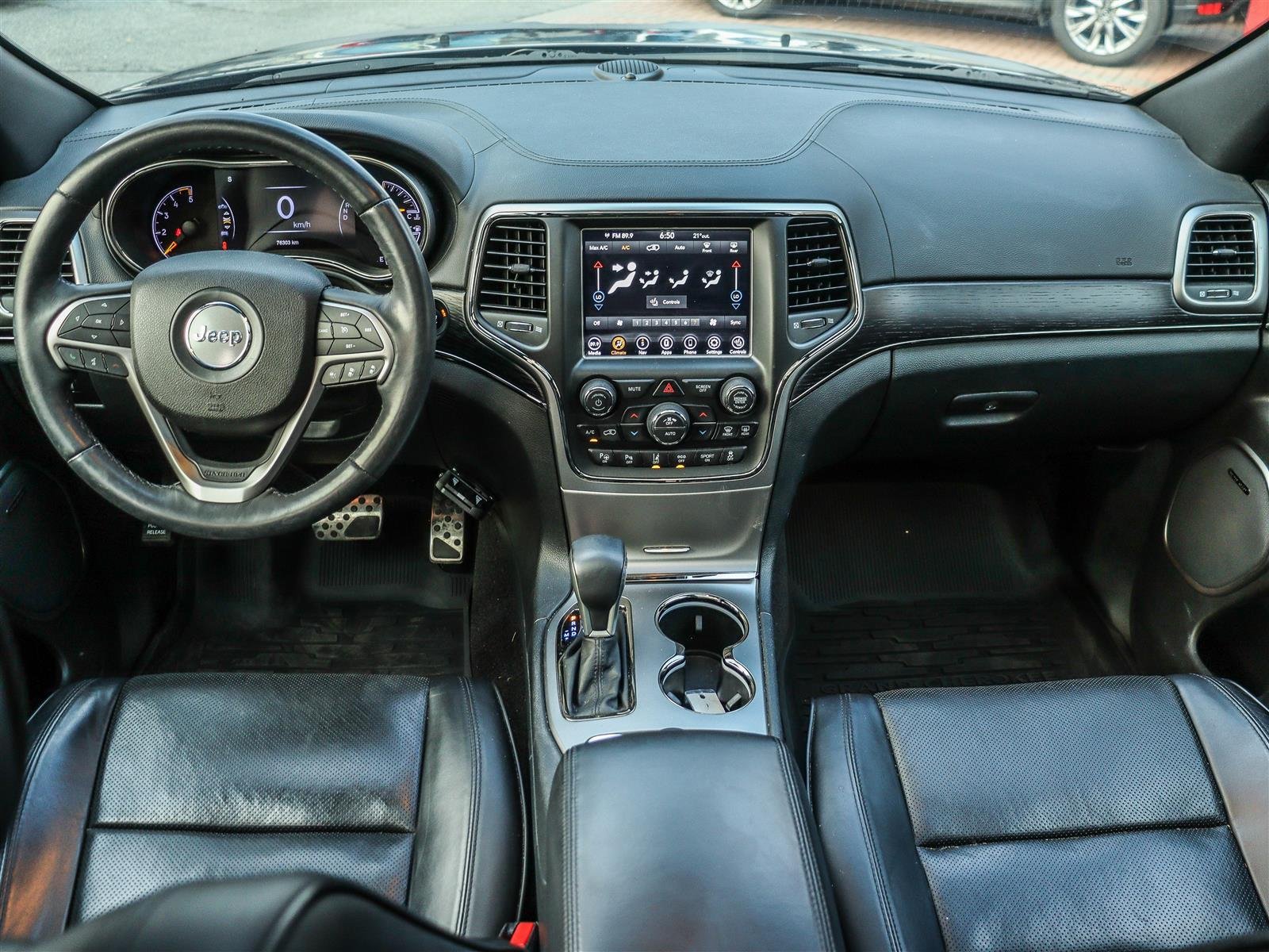 Jeep Grand Cherokee Overland 2018 Black Ottawa & Gatineau - photo #13