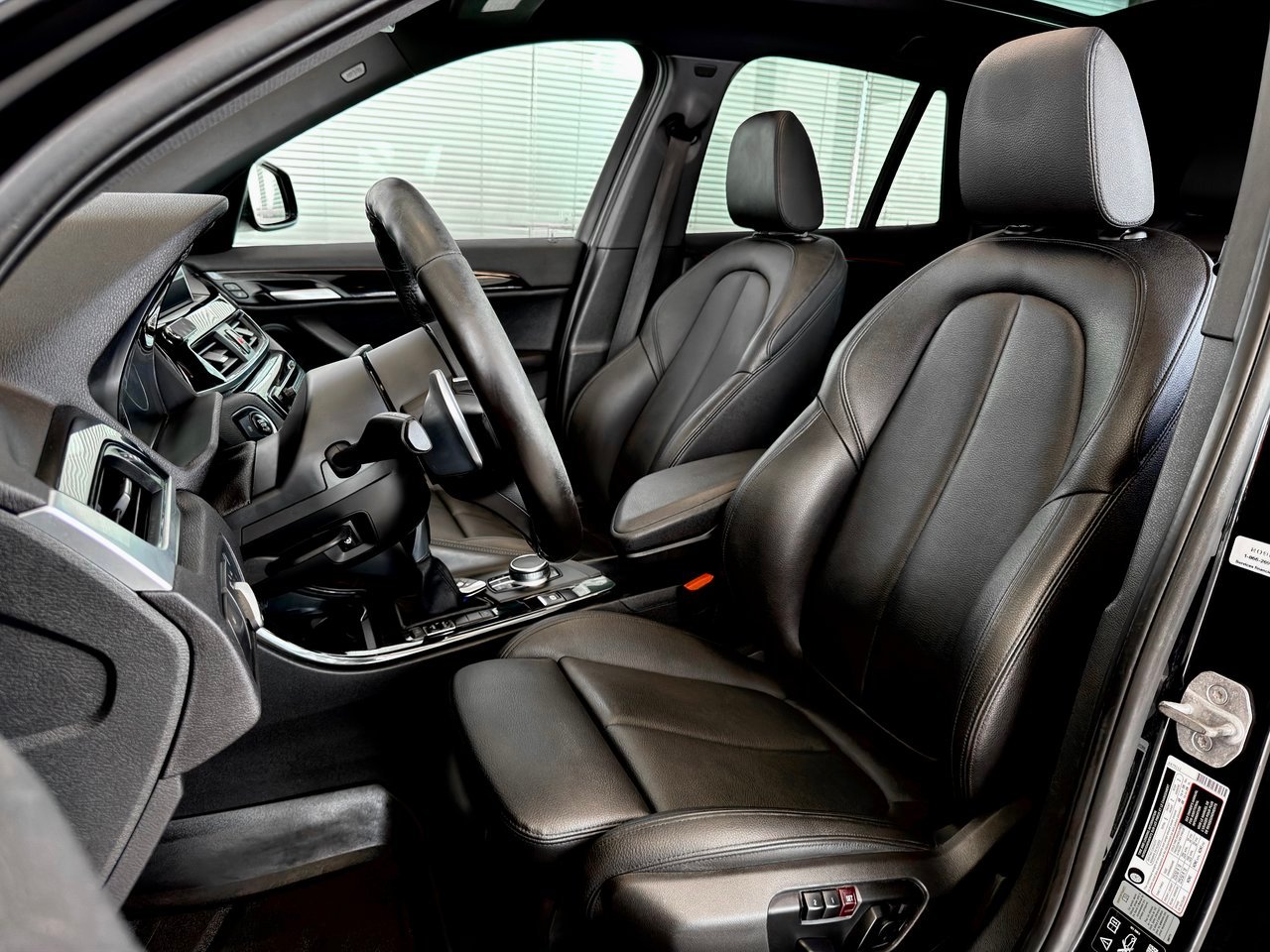 BMW X1 2017 Noir Notre-Dame-des-Prairies - photo #20