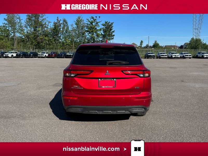 2024 Mitsubishi Outlander Red Laval - photo #13