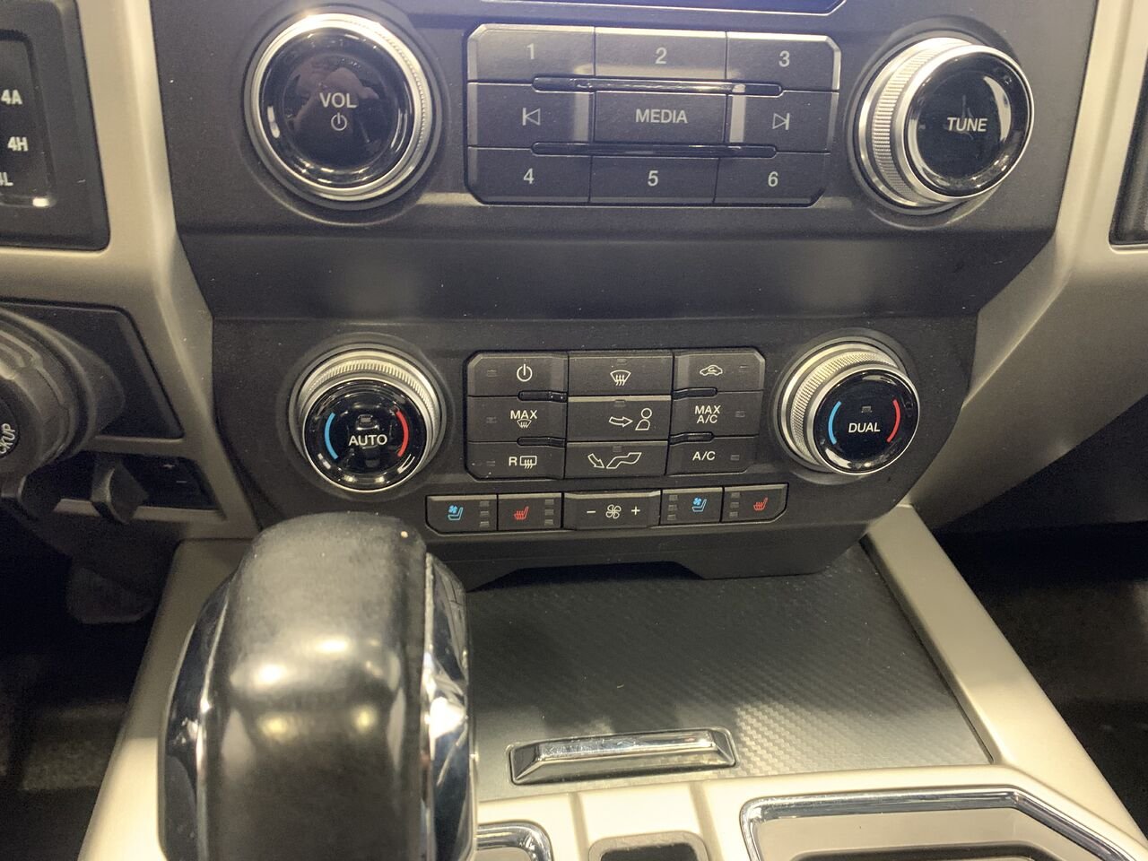 Ford F-150 SUPERCREW LARIAT F150 LARIAT CREW CAB 2019 Noir Châteauguay - photo #33
