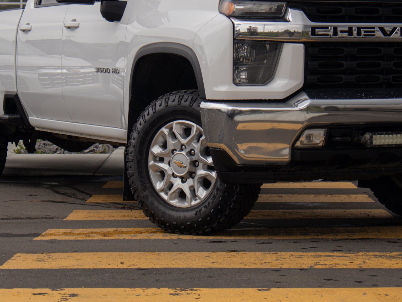 2021 Chevrolet Silverado 3500HD 4WD Crew Cab 159 LT White Sherwood Park - photo #6