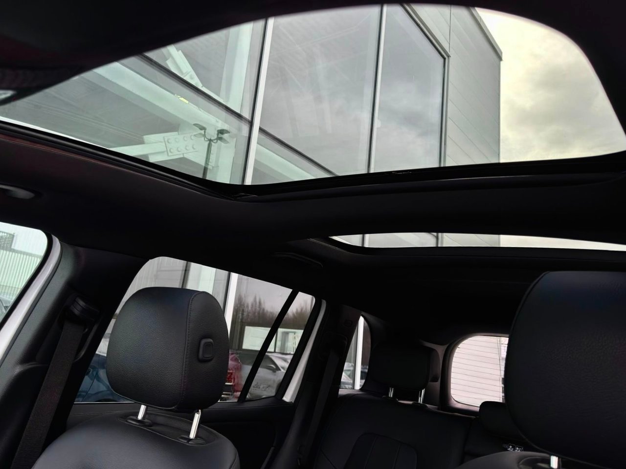 2021 Mercedes-Benz GLB White Notre-Dame-des-Prairies - photo #22