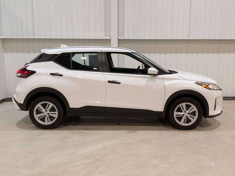2024 Nissan Kicks White