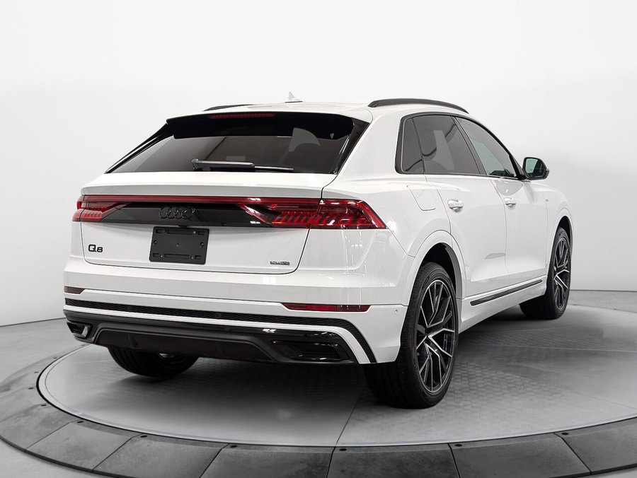 2022 Audi Q8 2022 White