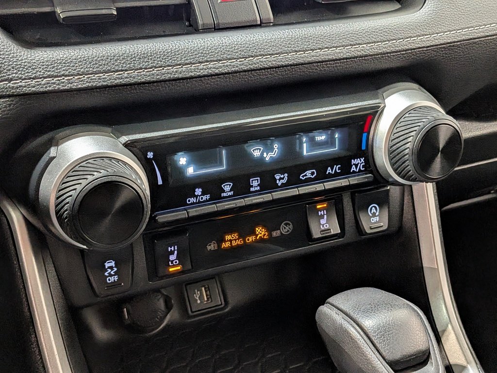 2024 Toyota RAV4 LE AWD White Val-David - photo #23
