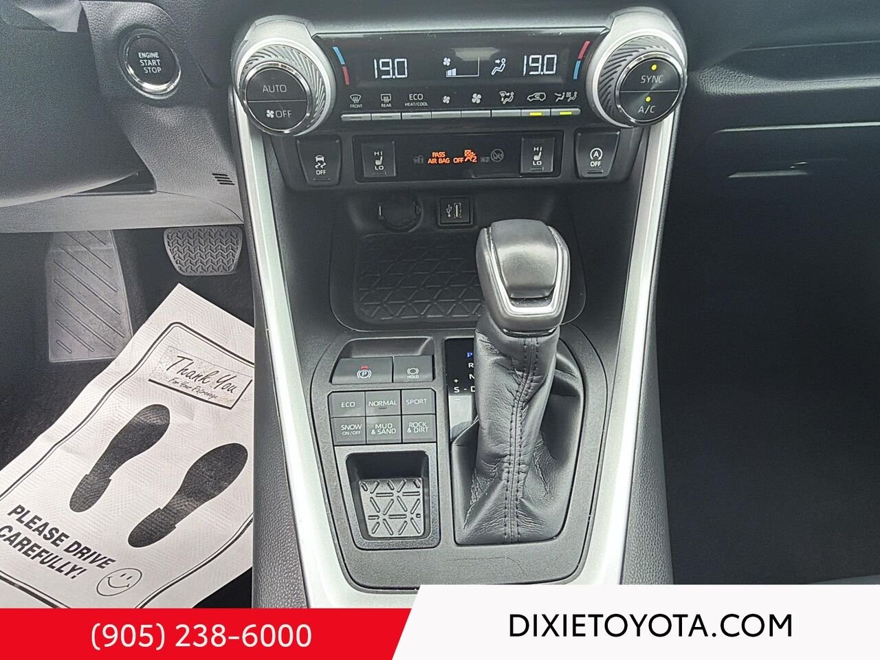 2023 Toyota RAV4 XLE PREMIUM AWD / HEATED SEATS / MOONROOF / LEATHER SURFACE / CARPLAY AND ANDROID AUTO Wind Chill Pearl Mississauga - photo #16